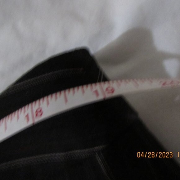 CHICO'S SIZE 3 PINSTRIPED CAPRI DRESS PANTS FRONT ZIP OFFICE CASUAL SIZE LARGE - Picture 12 of 13